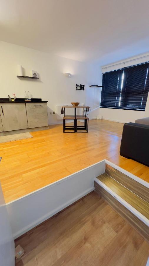 Charming 1-Bedroom Apartment In Woolwich Londra Esterno foto